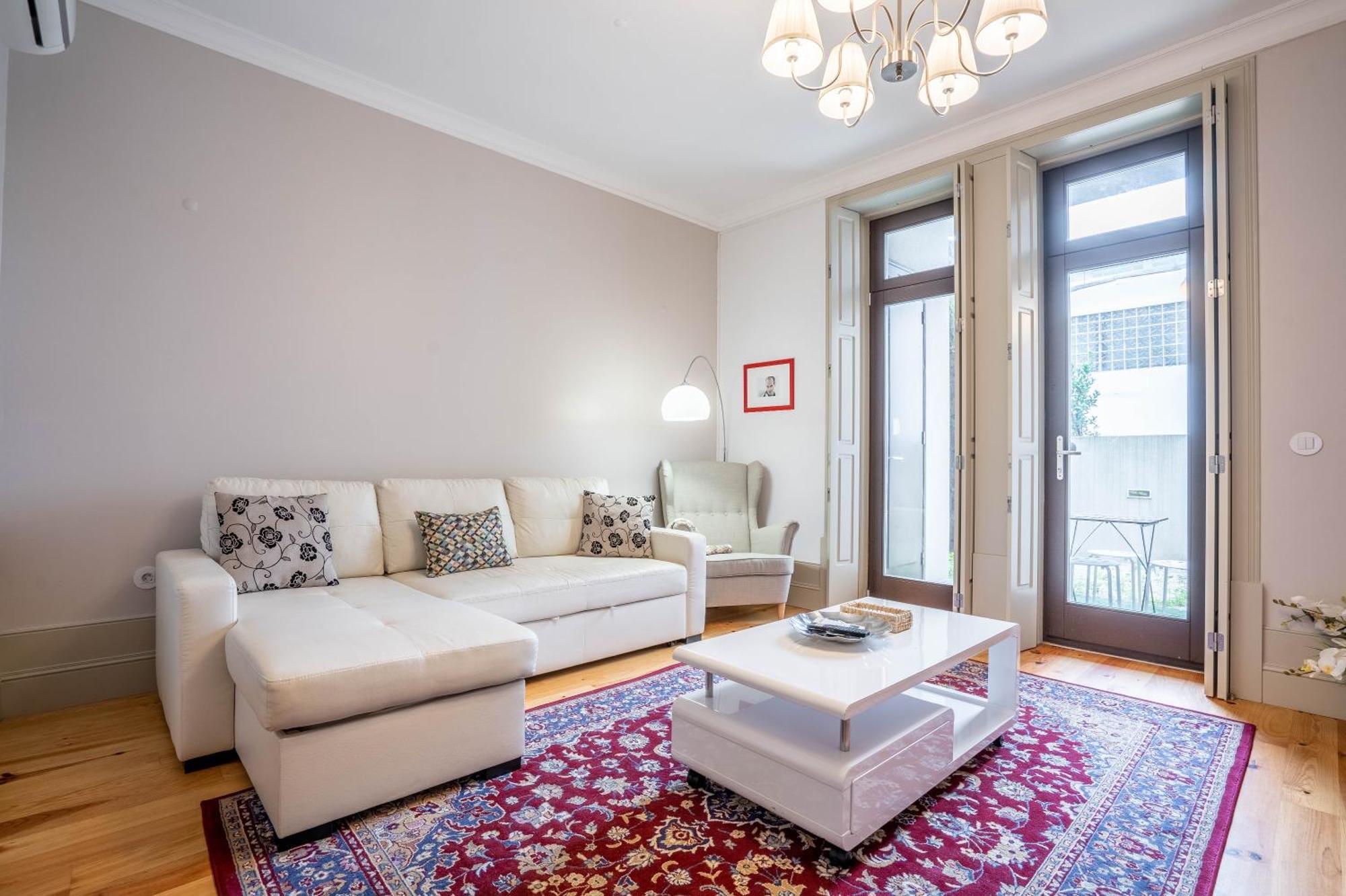 Porto Unique: 1Br W/ Private Patio By Lovelystay Exterior photo