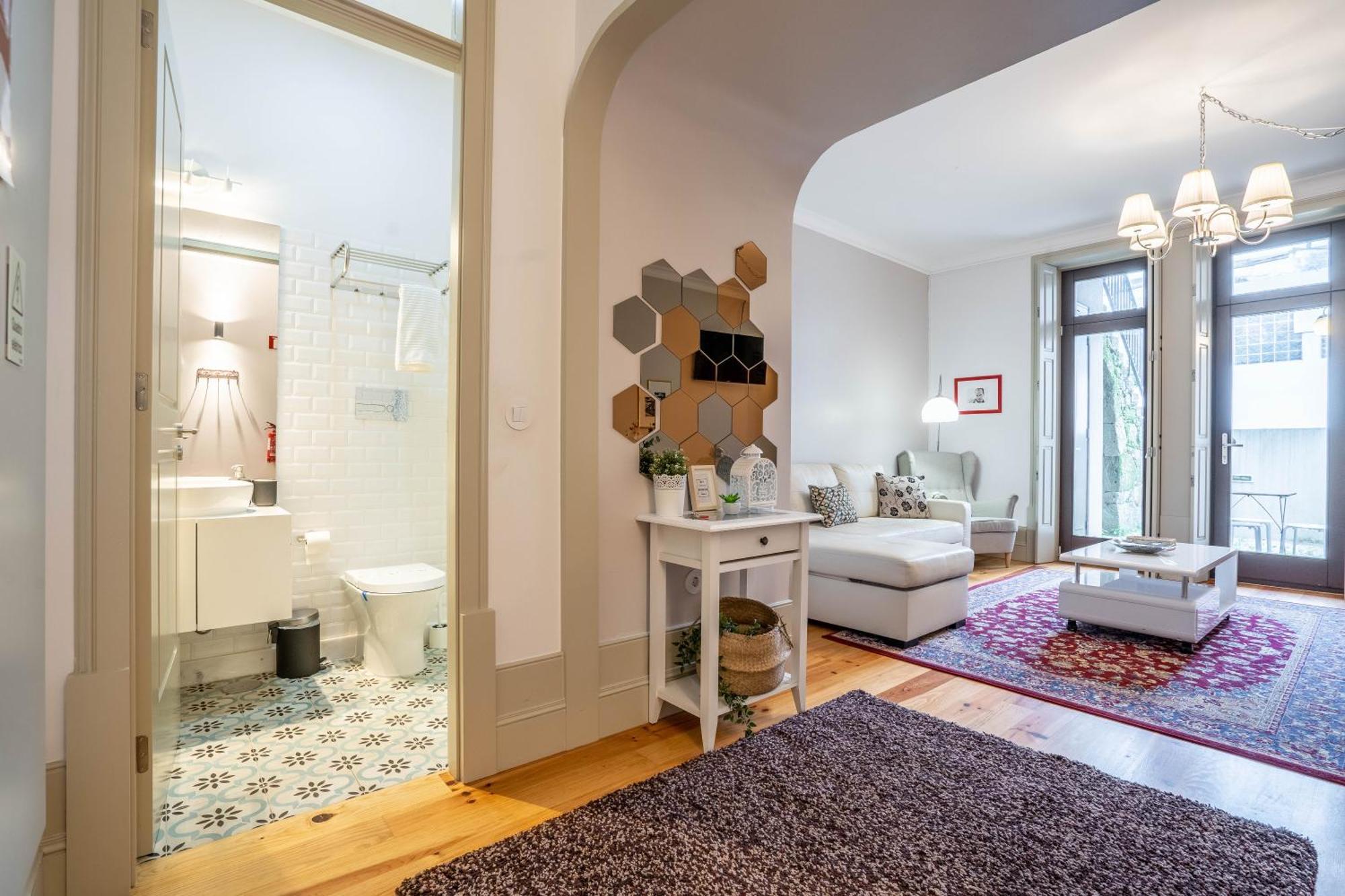 Porto Unique: 1Br W/ Private Patio By Lovelystay Exterior photo