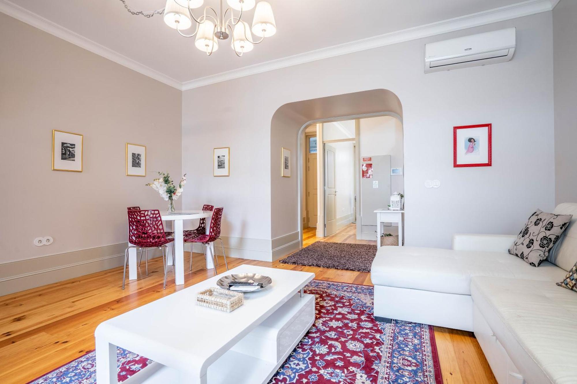 Porto Unique: 1Br W/ Private Patio By Lovelystay Exterior photo