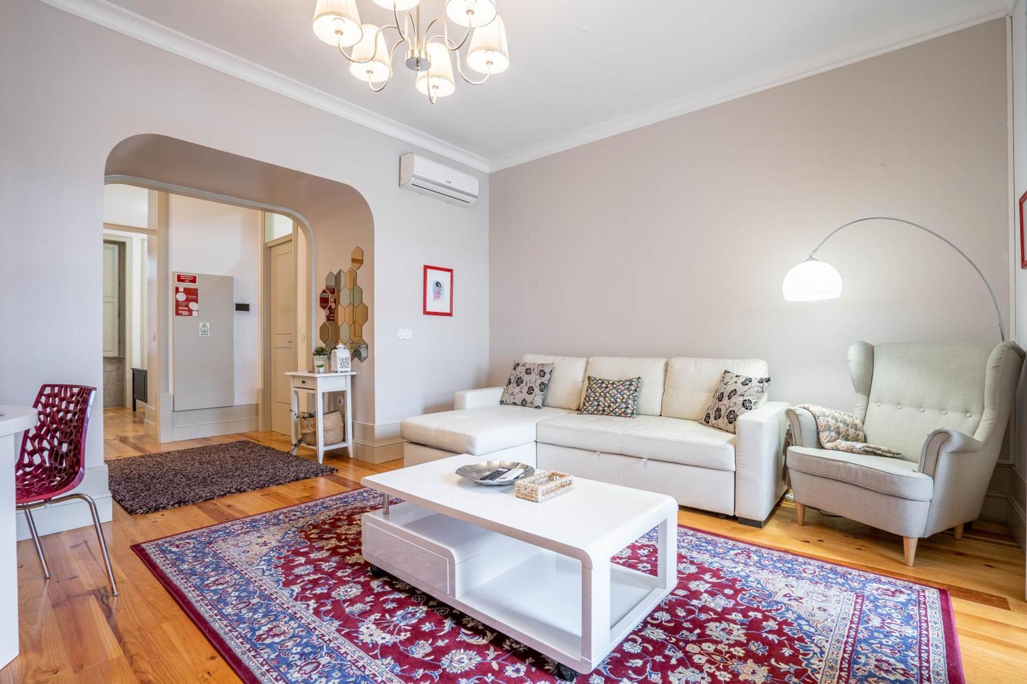 Porto Unique: 1Br W/ Private Patio By Lovelystay Exterior photo